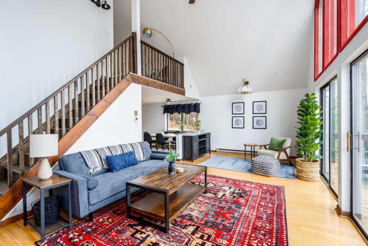 Modern Chalet Cabin W Hot Tub, Deck&Grill, & Wifi! Inwood Exteriér fotografie