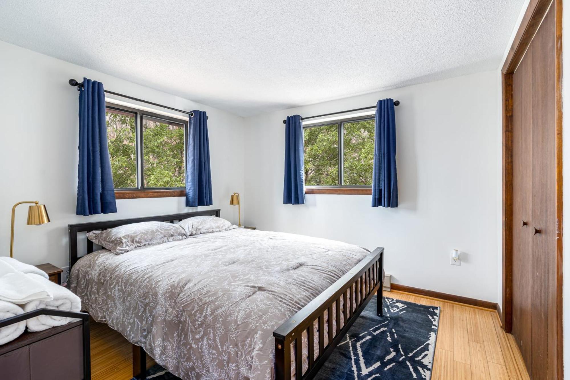 Modern Chalet Cabin W Hot Tub, Deck&Grill, & Wifi! Inwood Exteriér fotografie