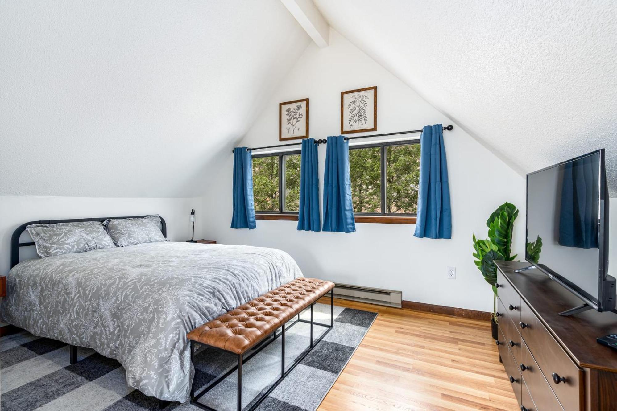 Modern Chalet Cabin W Hot Tub, Deck&Grill, & Wifi! Inwood Exteriér fotografie